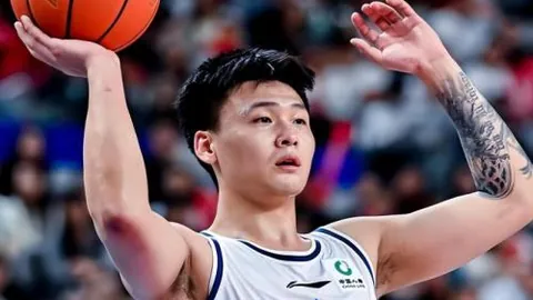 “国足教练团特别任命助教专责塞尔吉尼奥技术辅导”